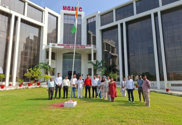 Faculty, staff and students at the Independence Day ceremony